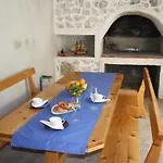 Nikola Apartman *