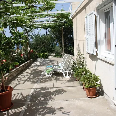 Nikola Appartement *