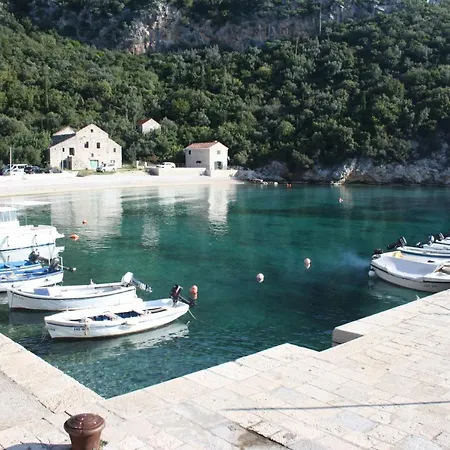 Nikola Appartement *