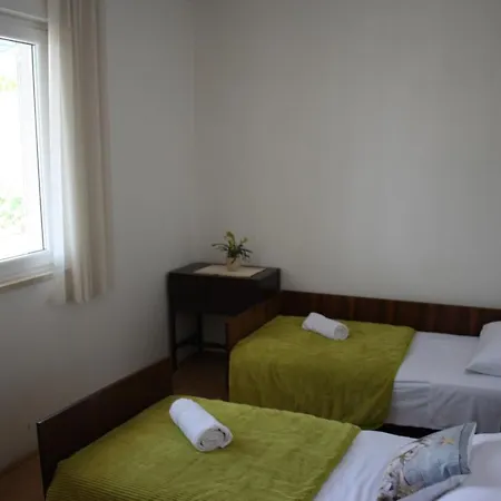 Nikola Apartamento